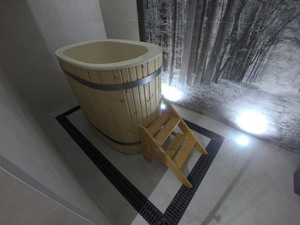 ホテル Brojan ヤヴォジュノ エクステリア 写真